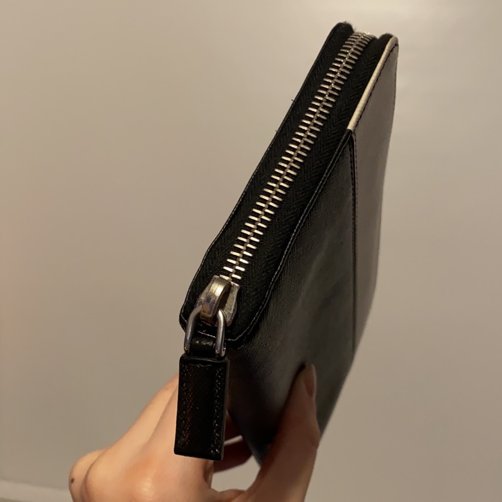 prada wallet